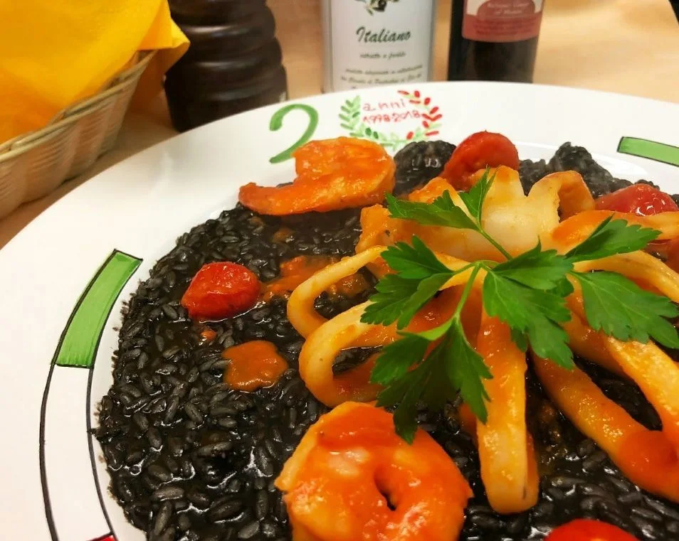 Чёрное ризотто с каракатицей